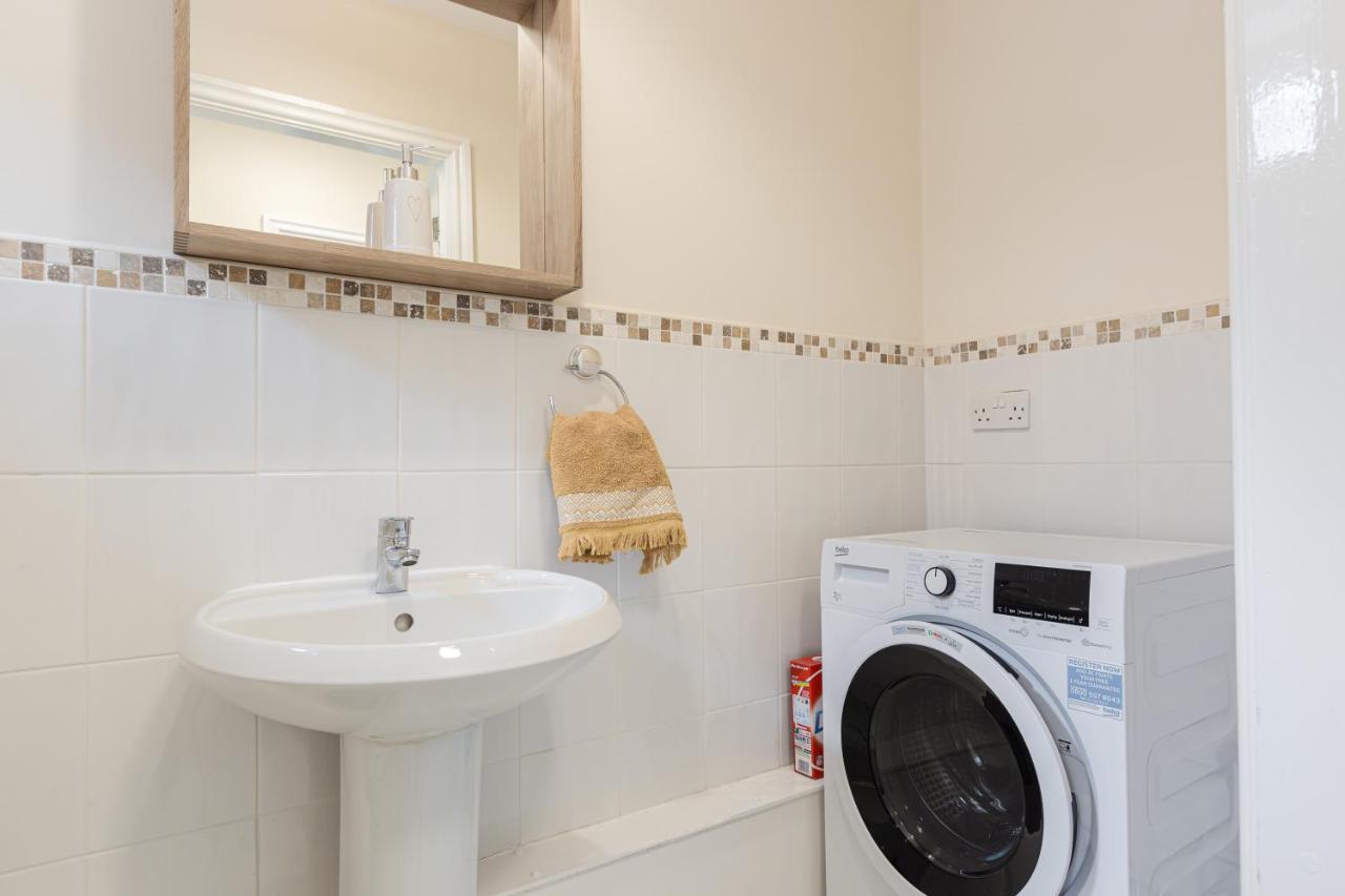 Oxheys House - 5 Bedrooms Contractors Parking Престън Екстериор снимка