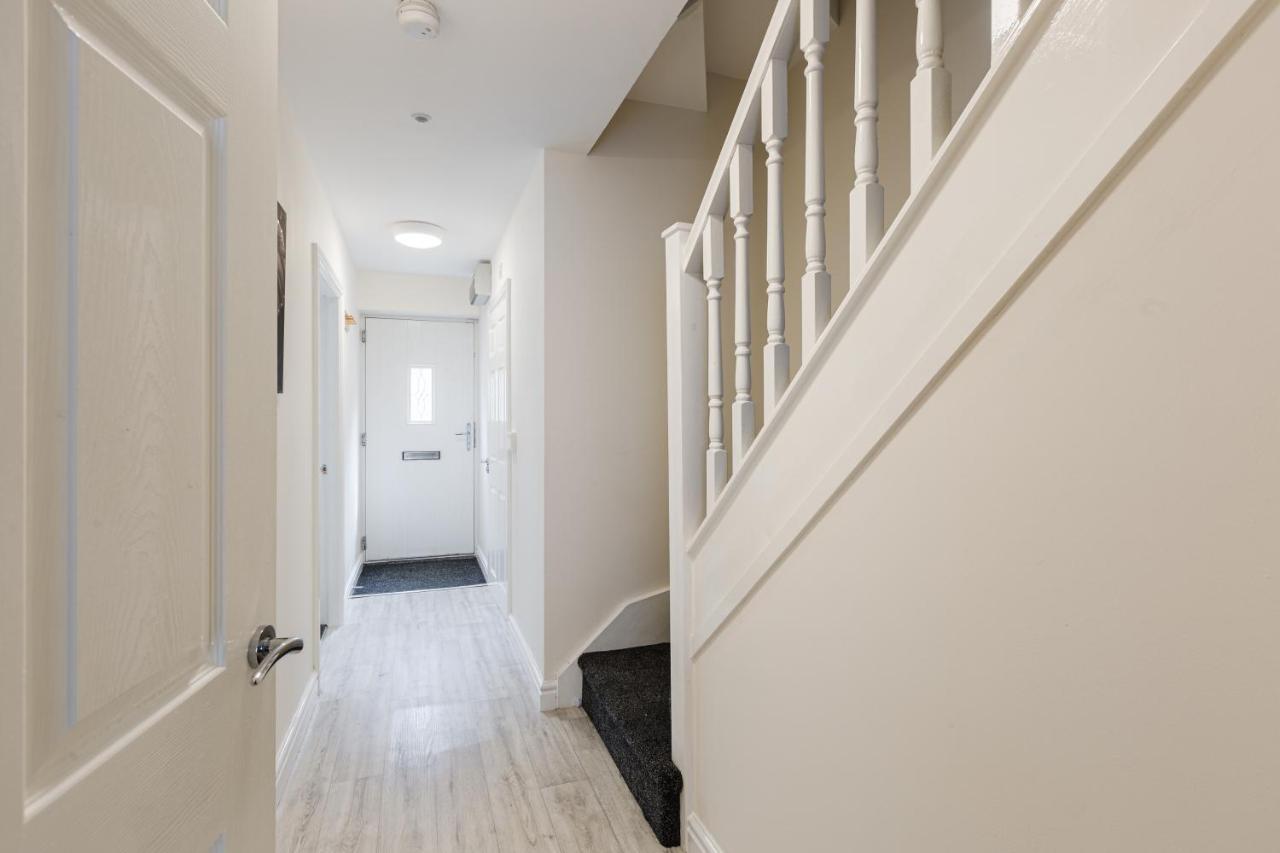 Oxheys House - 5 Bedrooms Contractors Parking Престън Екстериор снимка