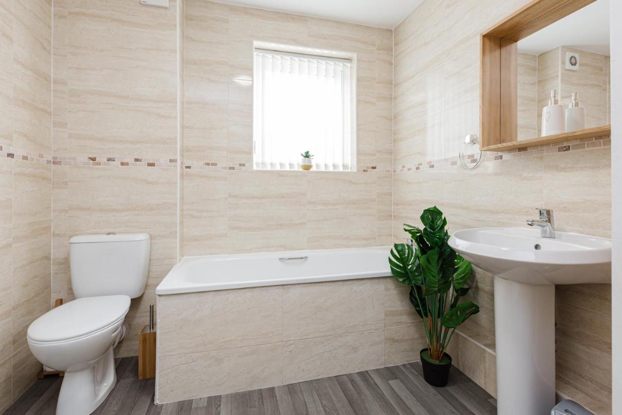 Oxheys House - 5 Bedrooms Contractors Parking Престън Екстериор снимка