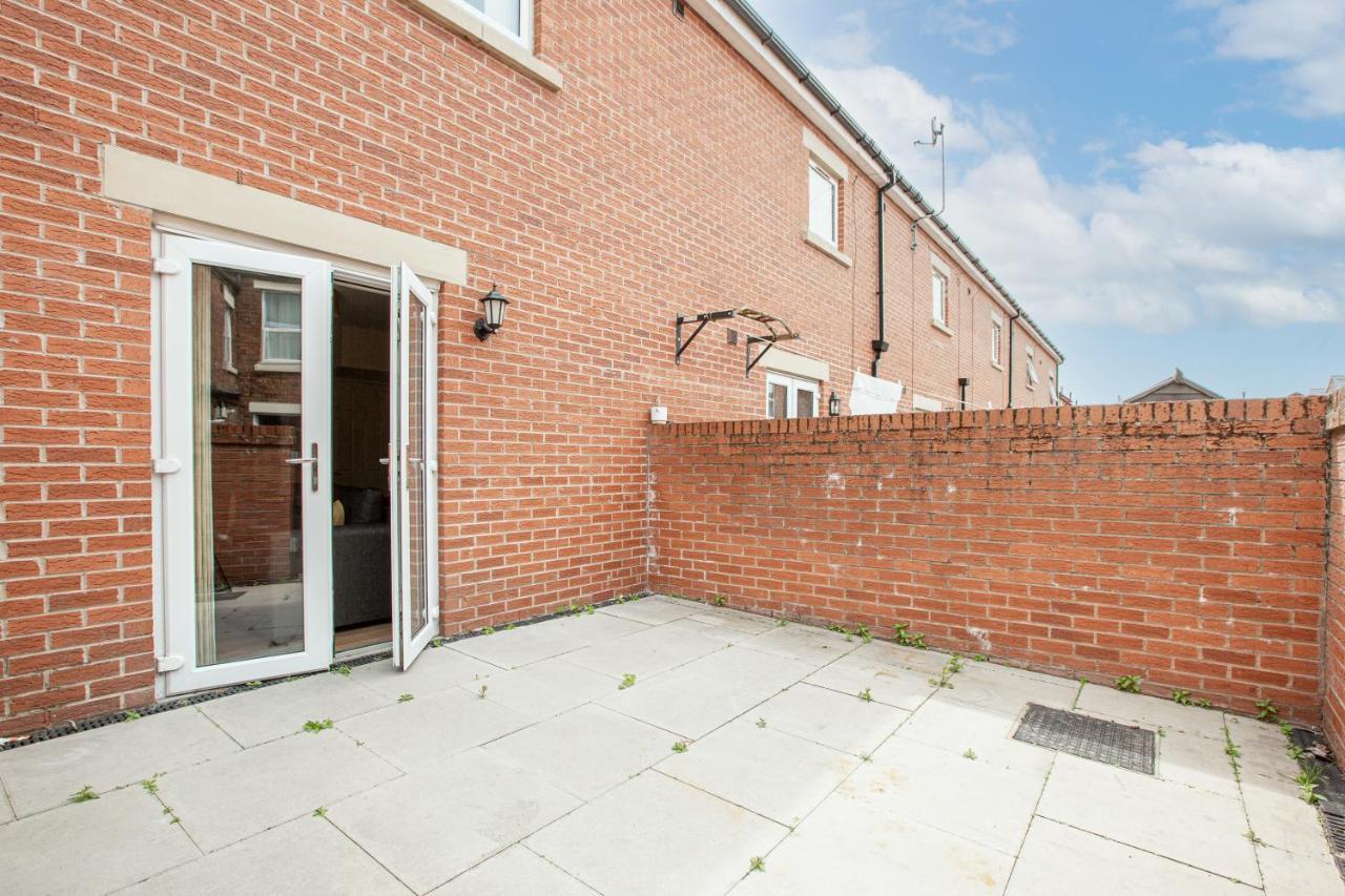 Oxheys House - 5 Bedrooms Contractors Parking Престън Екстериор снимка