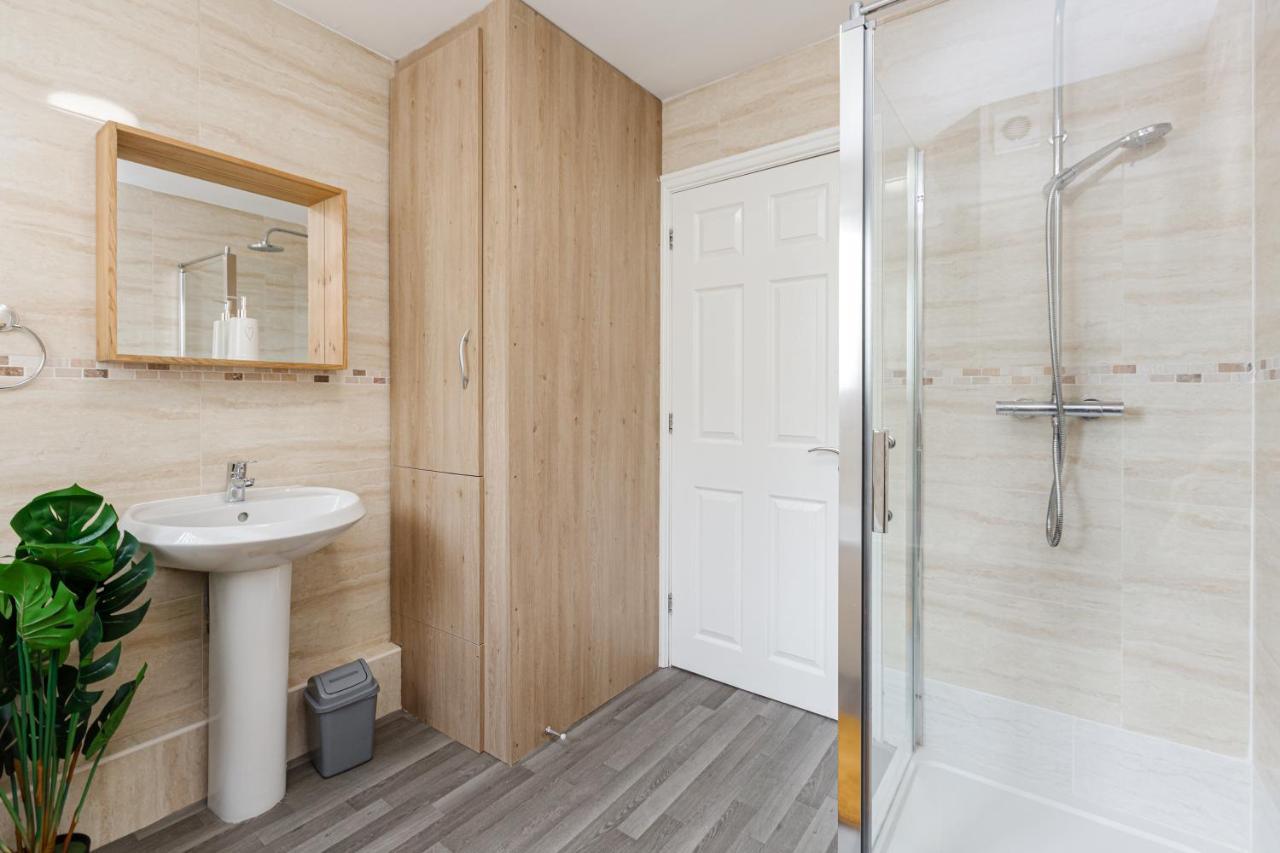 Oxheys House - 5 Bedrooms Contractors Parking Престън Екстериор снимка