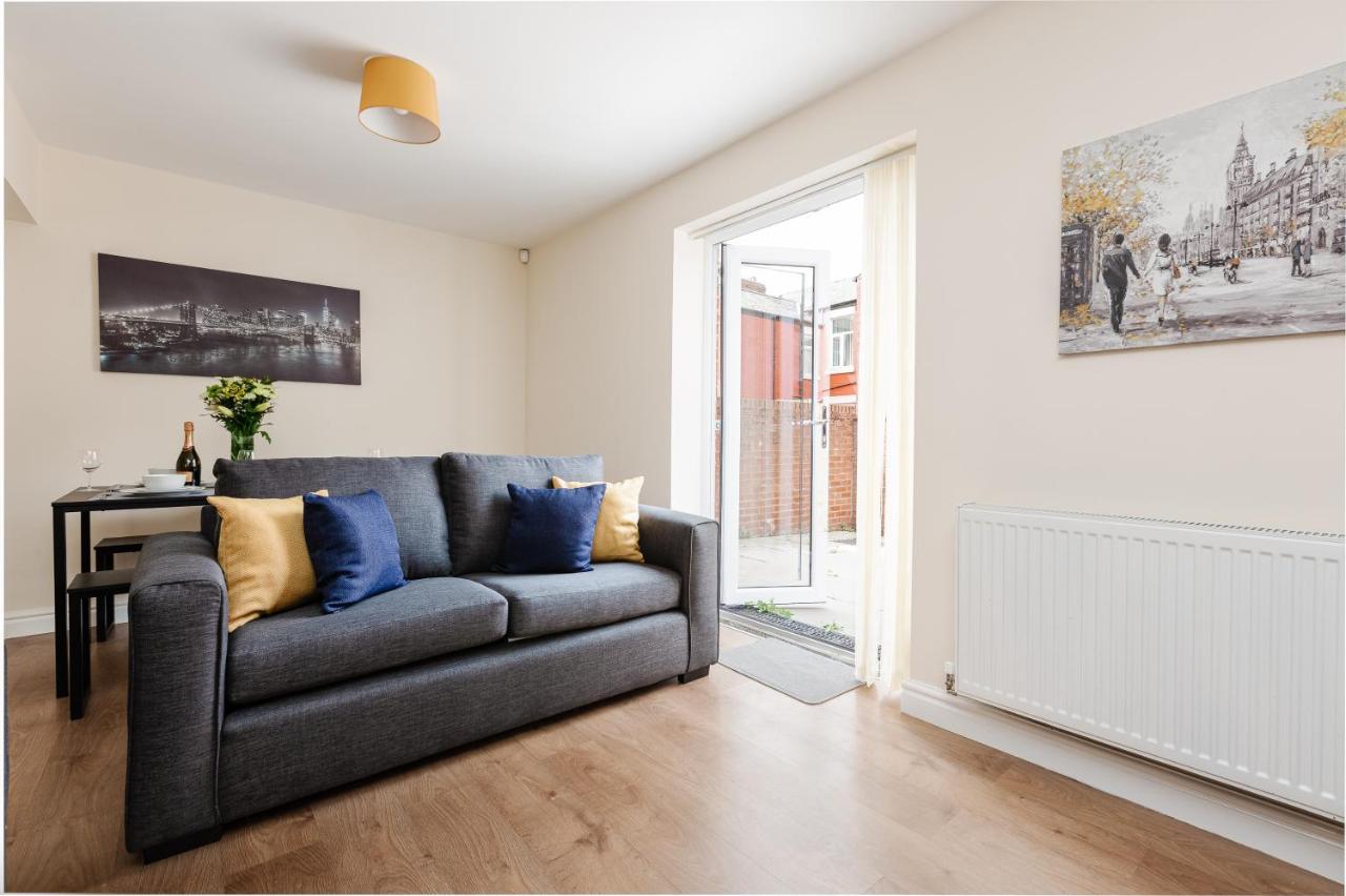 Oxheys House - 5 Bedrooms Contractors Parking Престън Екстериор снимка